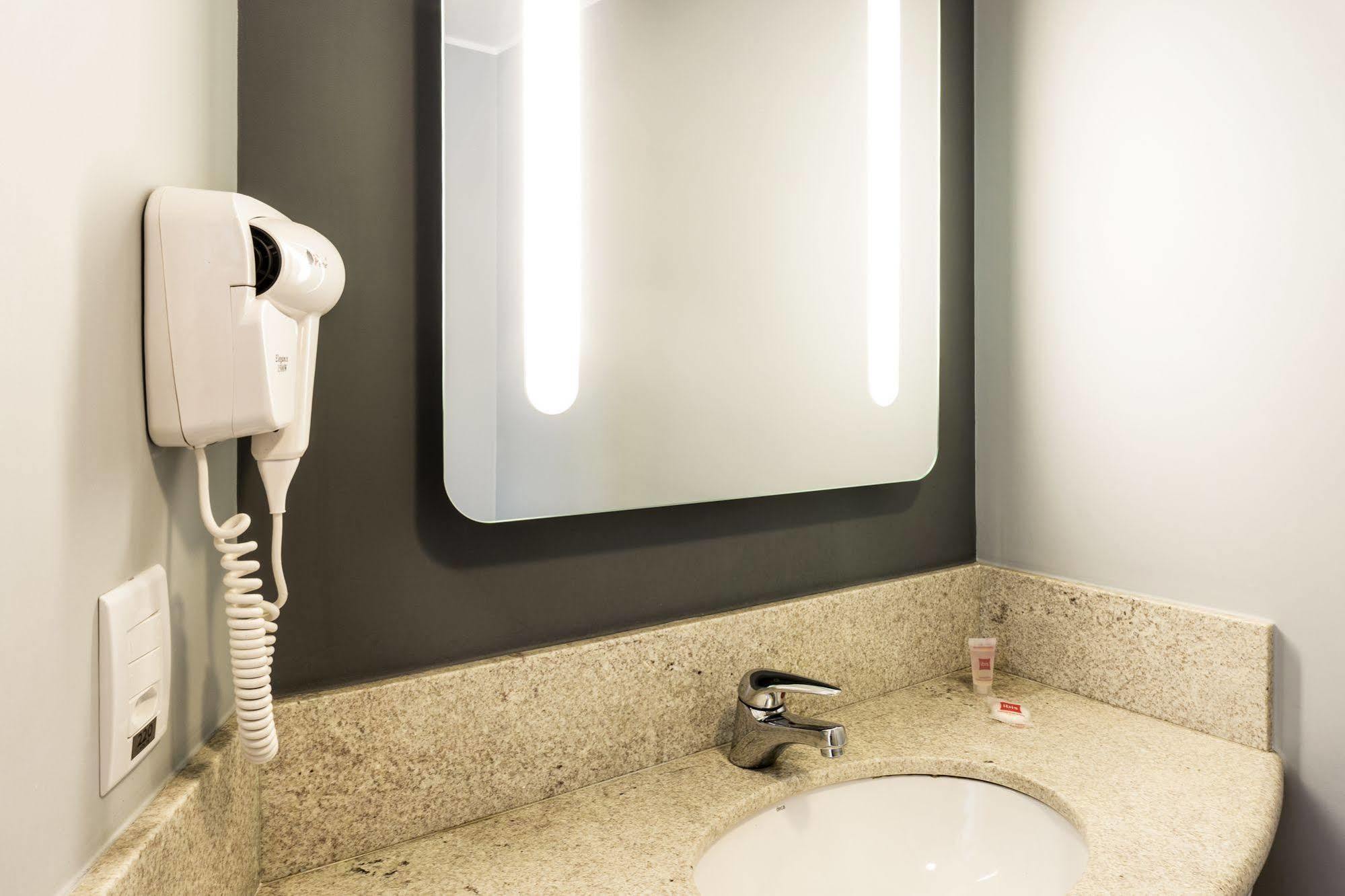Hotel Ibis Centro 3*